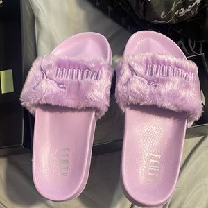 FENTY LILAC FUR SLIPPERS